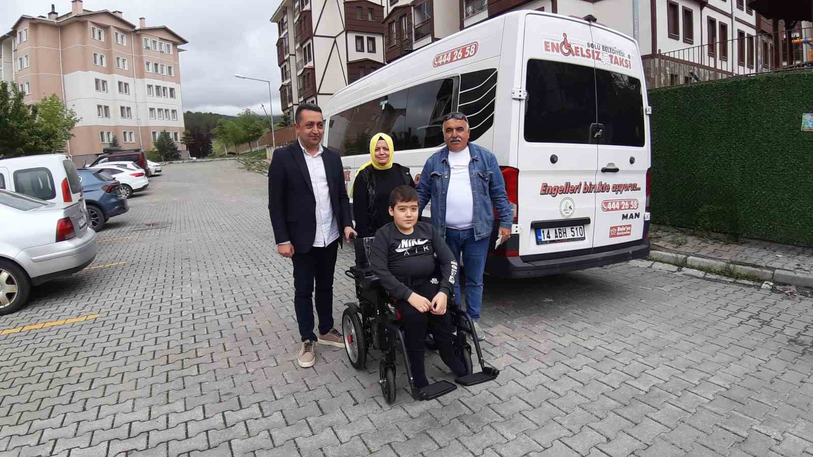 13 yaşındaki Spina bifida hastası çocuğun, akülü araç sevinci yürekleri ısıttı...BoluNet