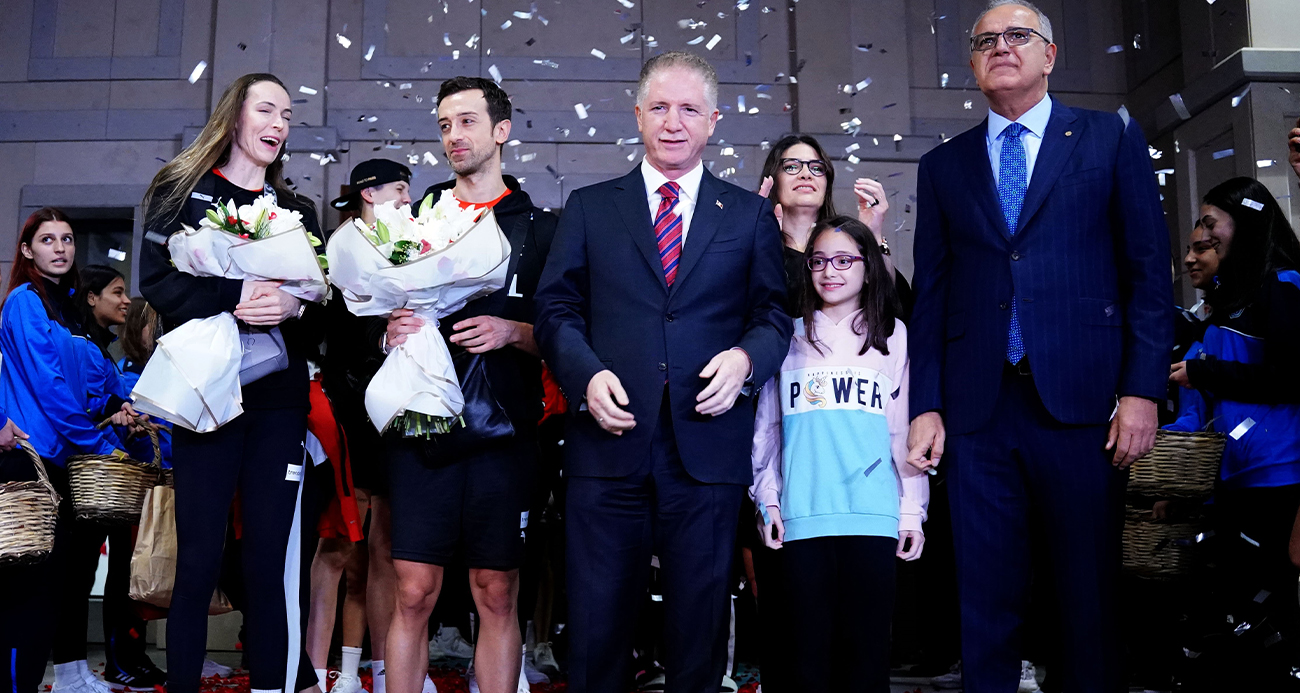 2024 Paris Olimpiyatları’na katılma hakkı kazanan Filenin Sultanları, Türkiye’ye döndü 