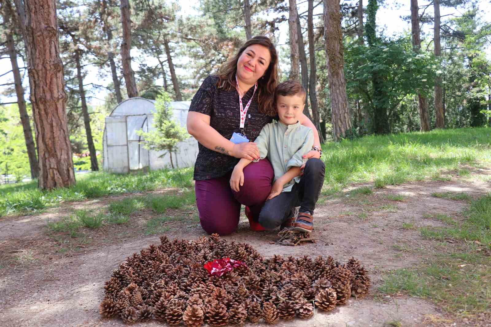 7 yaşındaki çocuk, kendisiyle yakından ilgilenen hemşireyi duygulandırdı...BoluNet