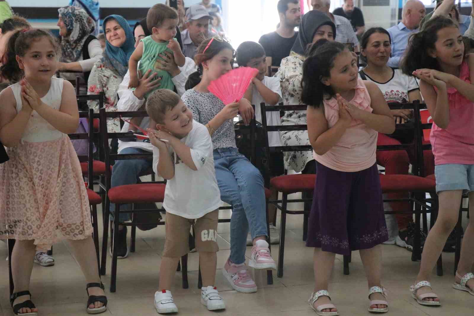 700 yıllık oyun yüzleri güldürdü 