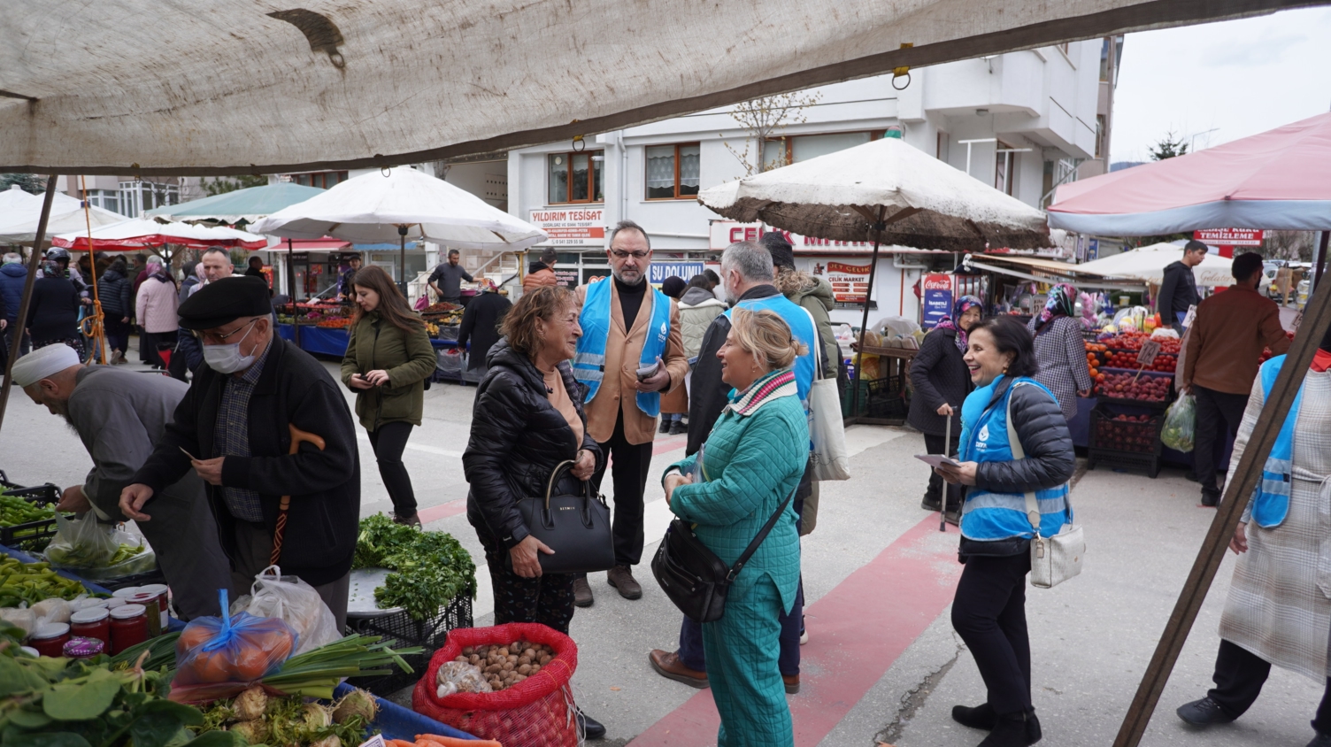 Bugün de Cumartesi Pazarındaydılar...