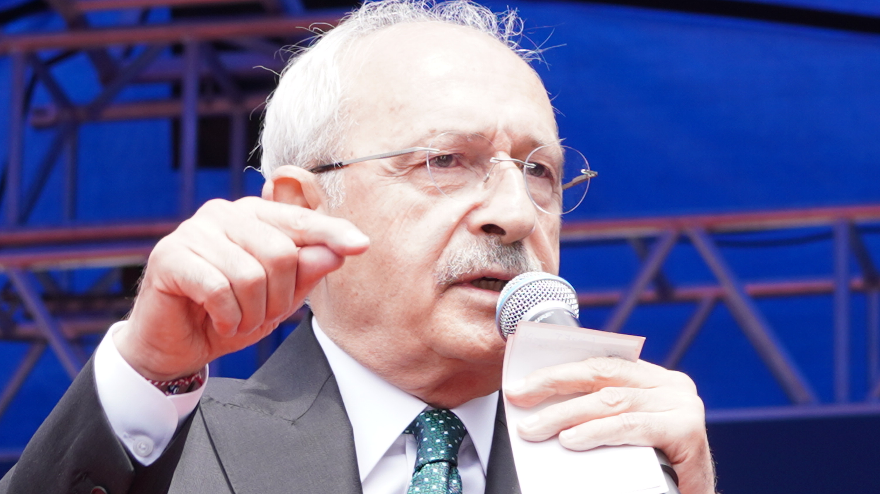 Kılıçdaroğlu'nun Zor Günleri: Dokunulmazlık Mı, Hesaplaşma Mı?