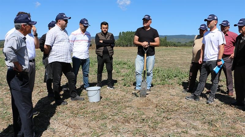 Agro-ekolojik üretim modeli için 17 ayrı noktadan toprak numuneleri alındı 