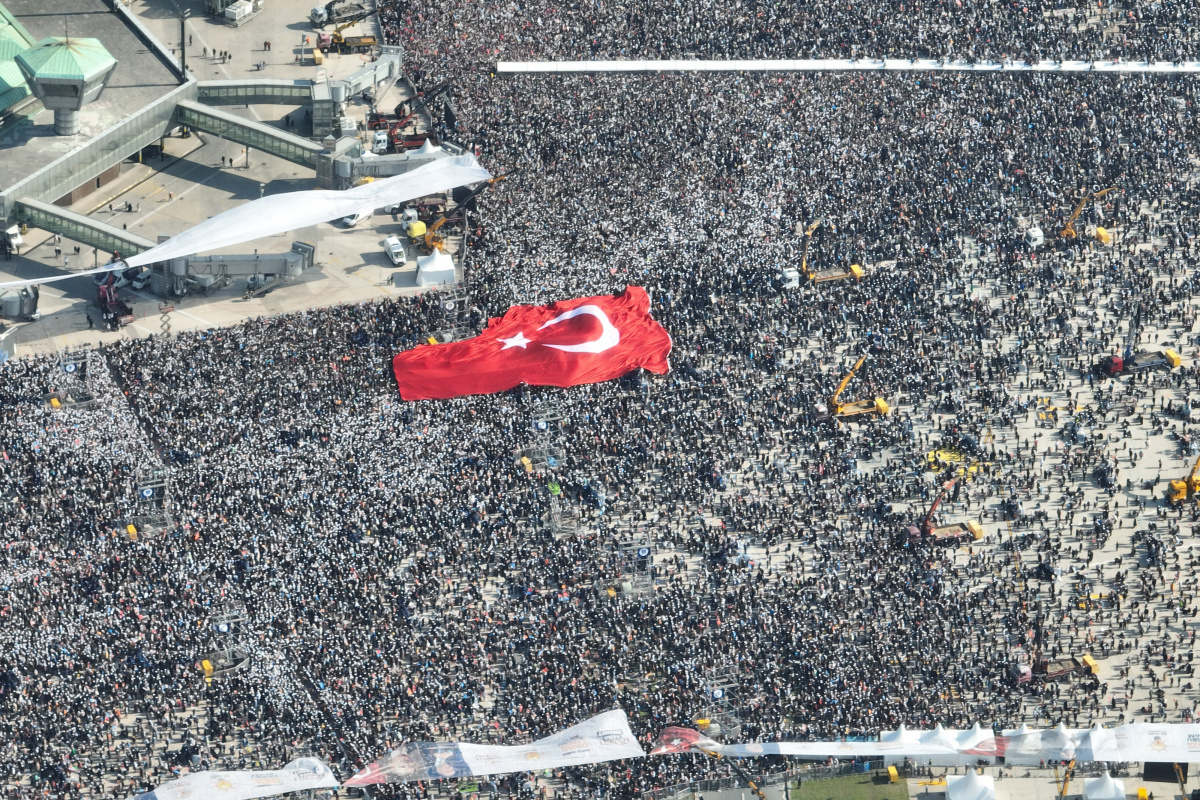 AK Parti, Büyük İstanbul Mitingine 10 Bin Otobüs İnsanla Katılım Sağlamış...