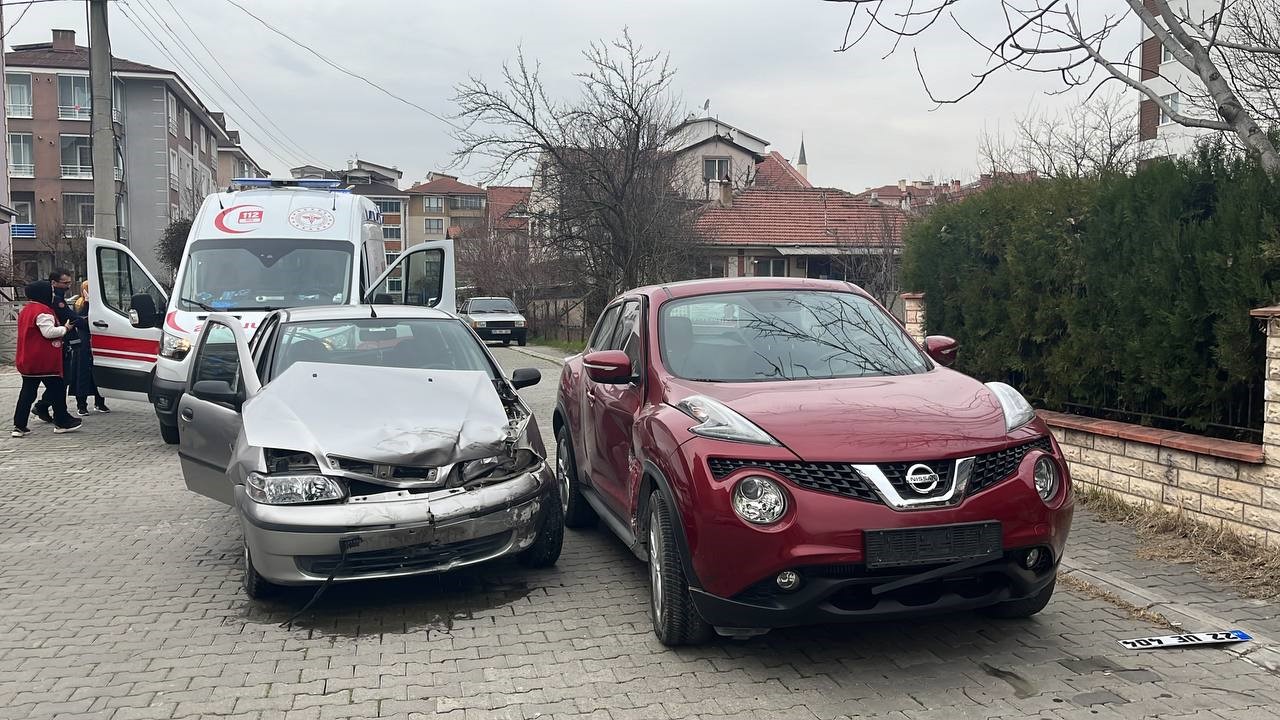 Ara sokakta görünmez kaza...BoluNet