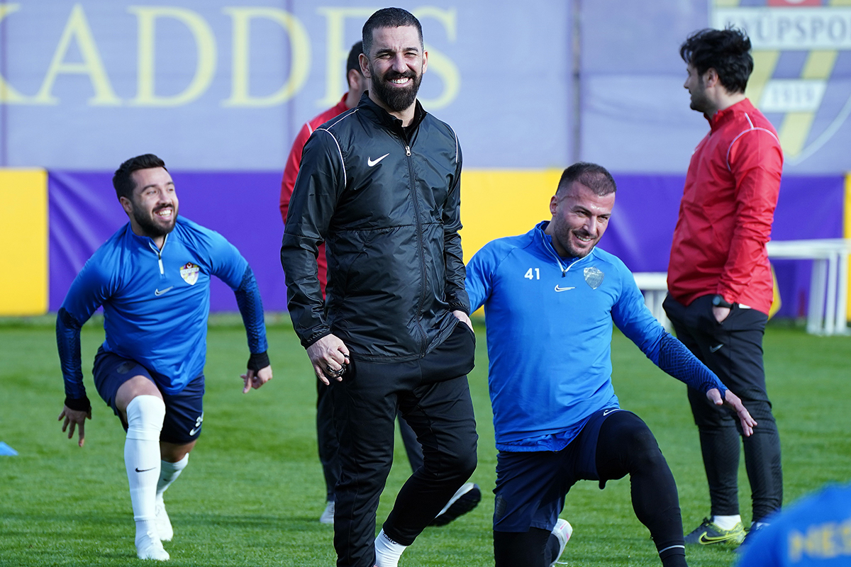 Arda Turan'a 'Türk Futboluna Katkı' ödülü