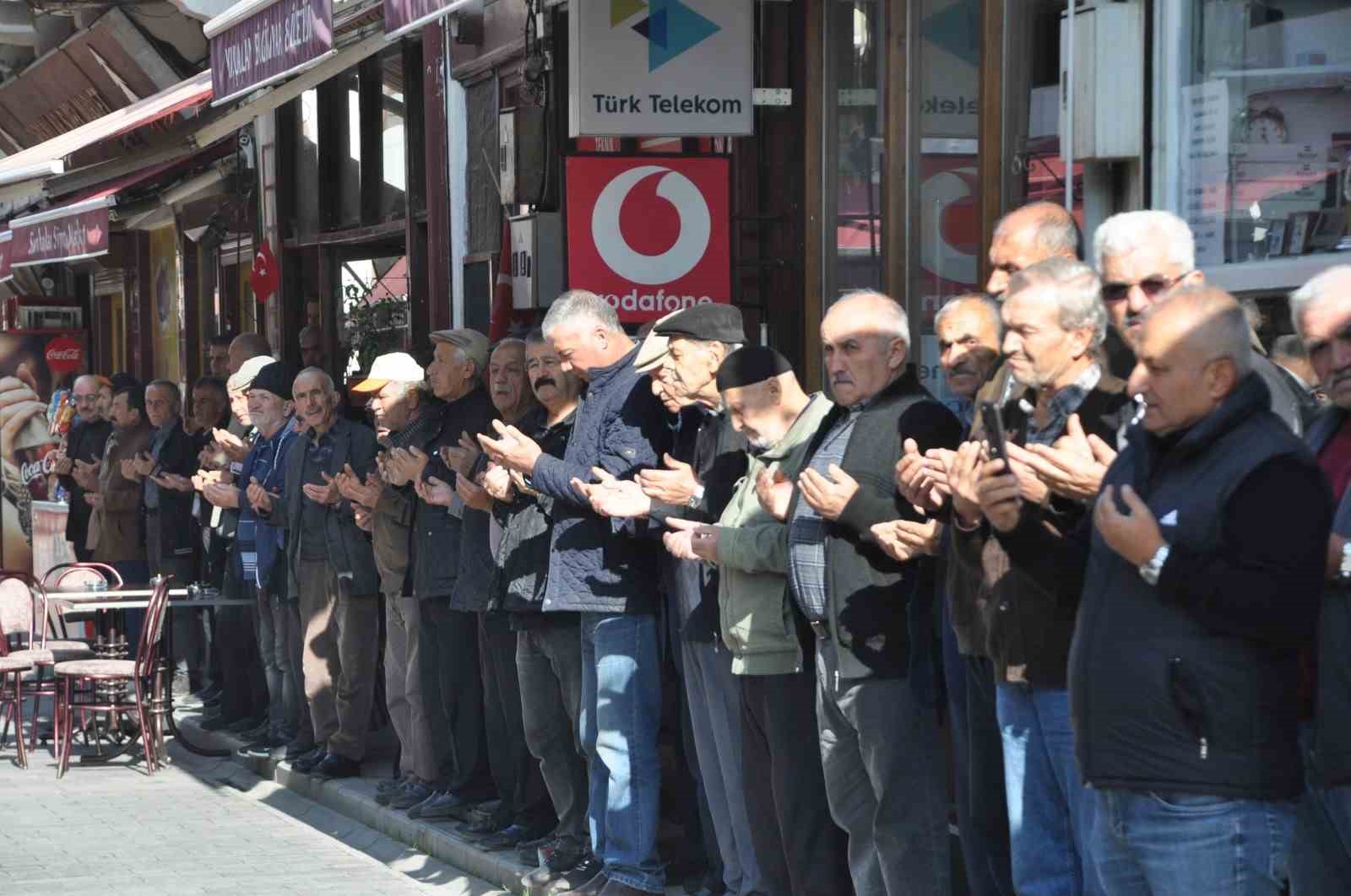 Asırlardır sürdürdükleri esnaf duasında Atatürk’ü andılar 