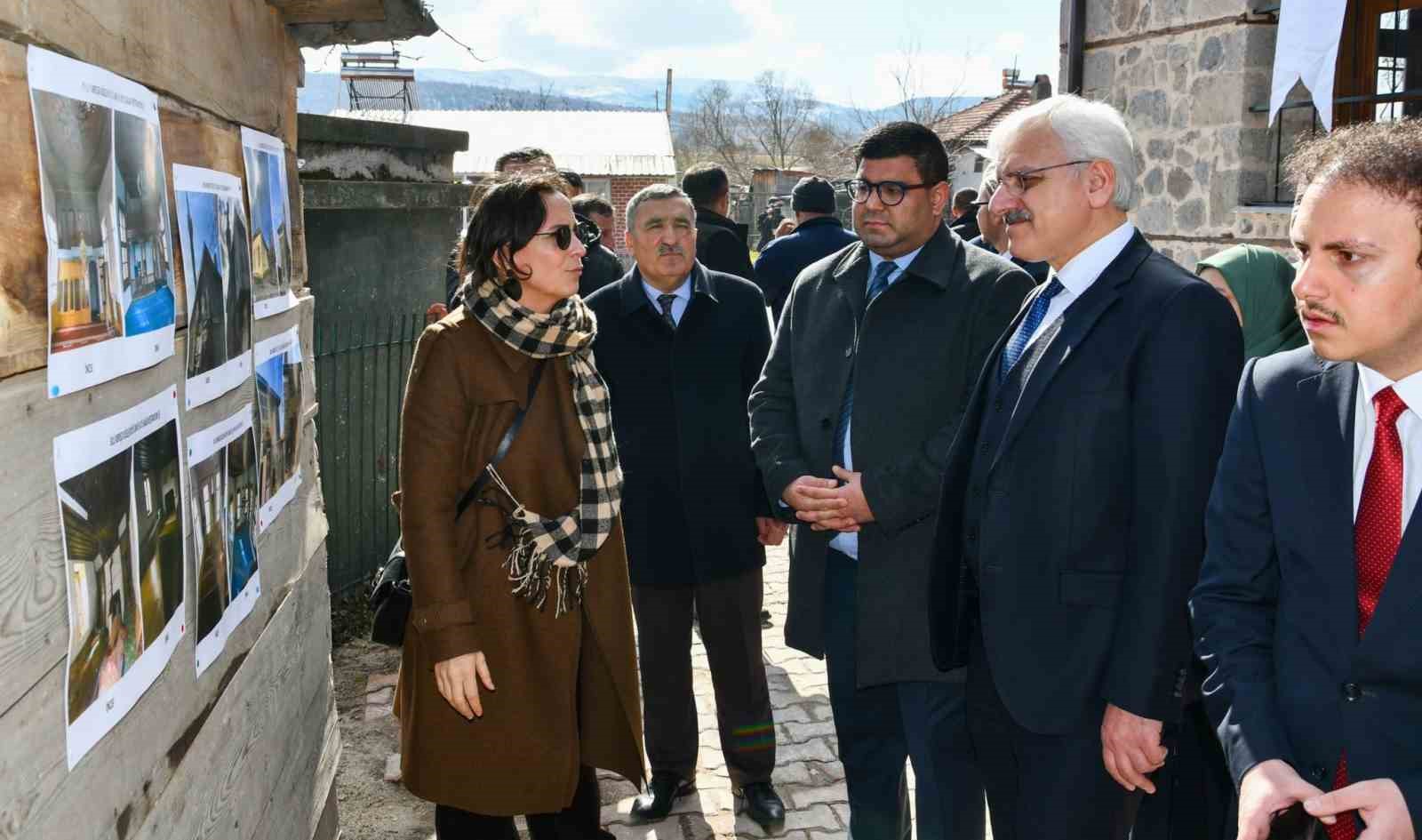 Asırlık cami ibadete açıldı...BoluNet