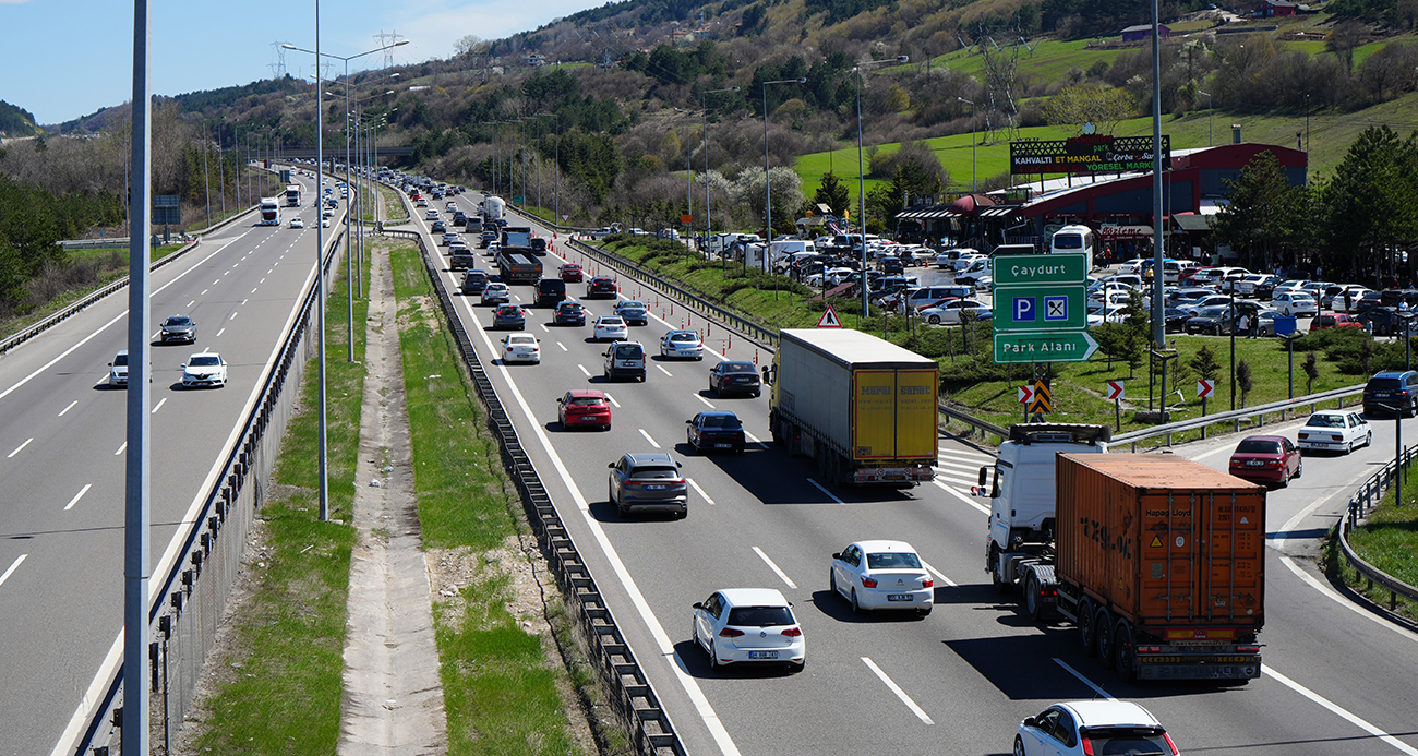 Bayram göçü sürüyor: Trafik durma noktasına kadar geliyor...BoluNet