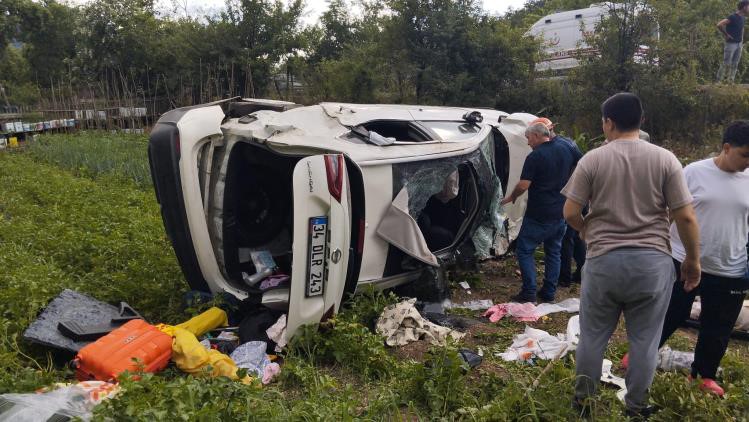 Bayram tatili için yola çıkmışlardı, kontrolden çıkan cip tarlaya uçtu: 5 yaralı ...BoluNet