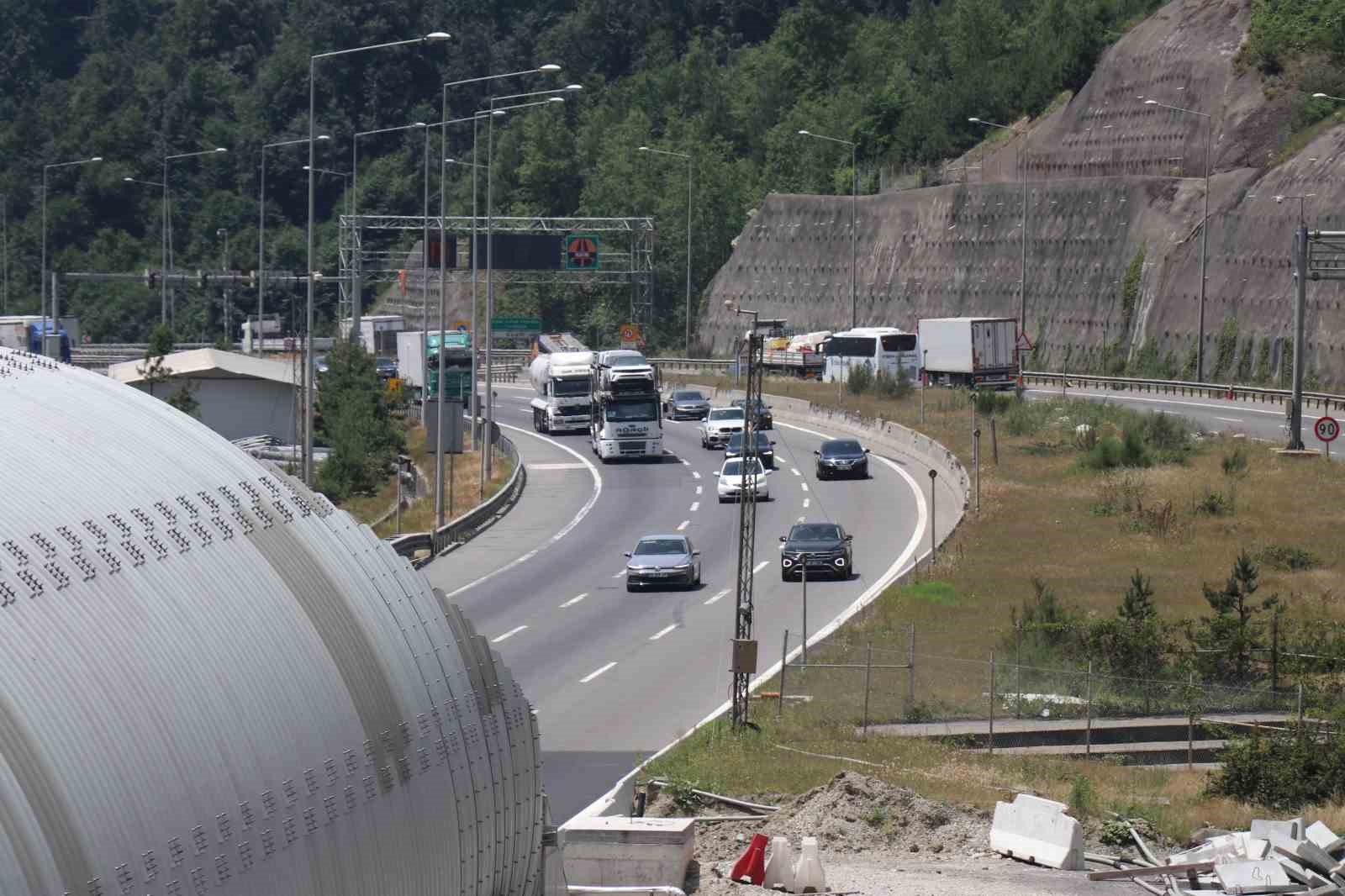 Bolu’da büyük araçların geçişi pazar gününe kadar yasaklandı...BoluNet