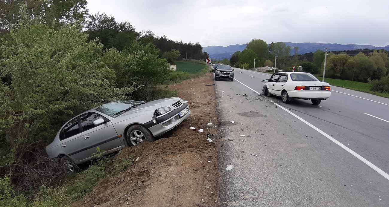 Bolu’da iki otomobil çarpıştı: 4 yaralı ...BoluNet