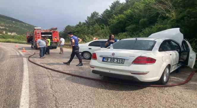 Bolu’da iki otomobil çarpıştı: 5 yaralı 