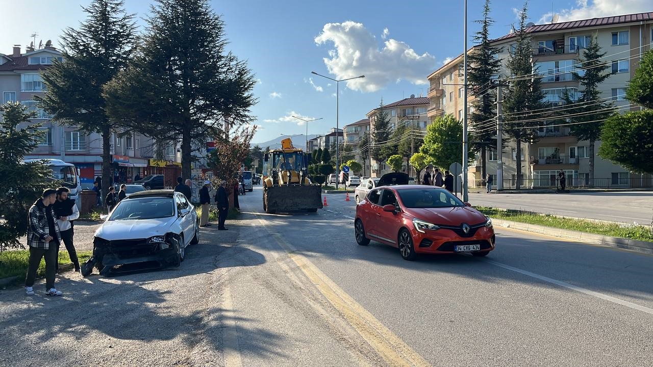 Bolu’da kazada 4 yaşındaki kız ve annesi yaralandı...BoluNet