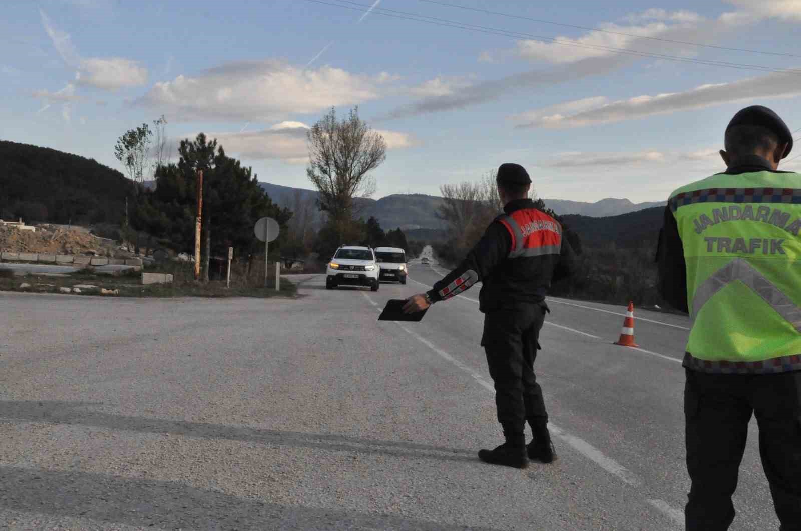 Bolu’da kış lastiği uygulaması yapıldı 