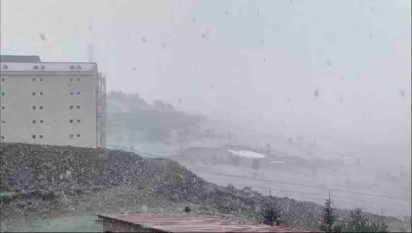 Bolu’da mayıs ayında kar sürprizi ...BoluNet