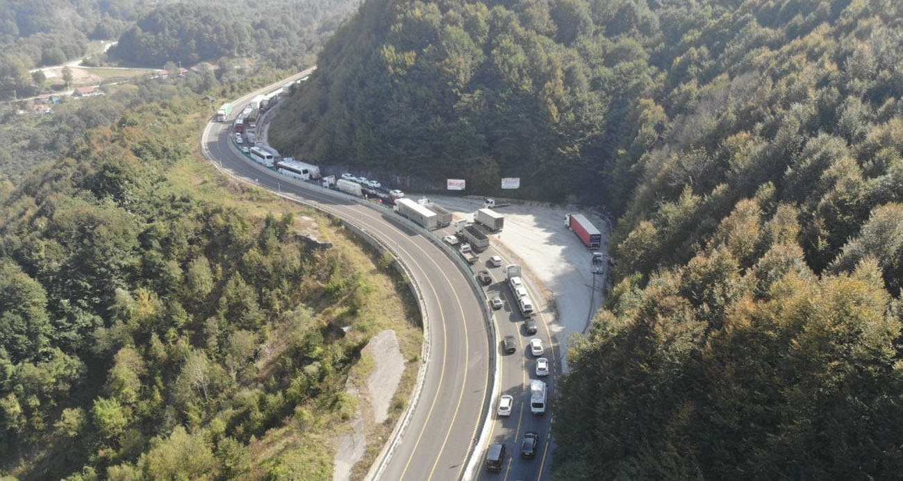 Bolu Dağı’nda trafik durma noktasına geldi 