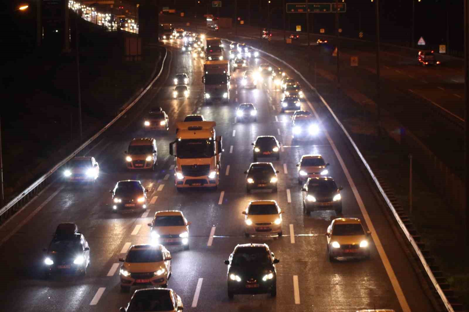 Bolu geçişinde akıcı yoğunluk devam ediyor ...BoluNet