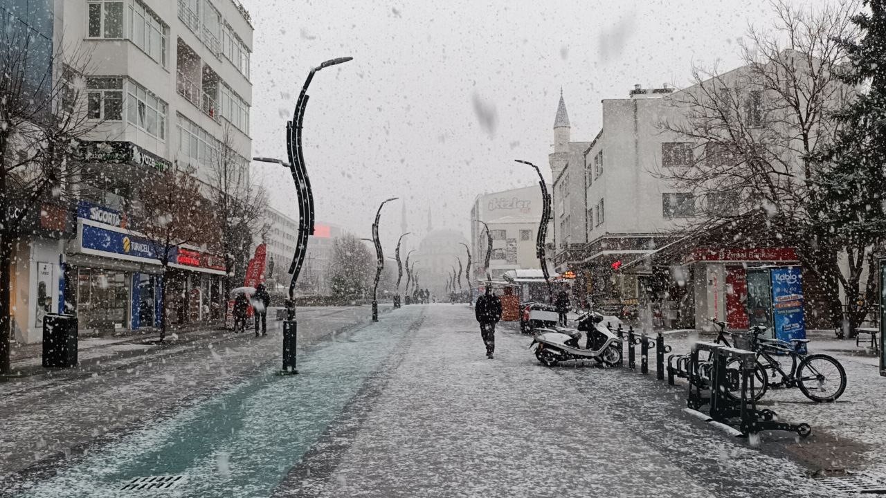 Bolu’ya lapa lapa kar yağıyor...BoluNet