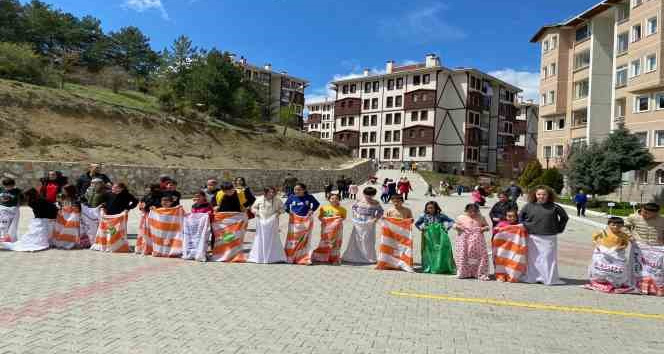 Depremzede çocuklar unutmayacakları bir gün geçirdi...