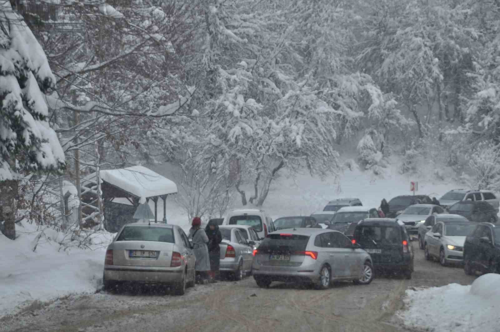 Doğa harikasını görmek istediler: Trafik kilitlendi...BoluNet