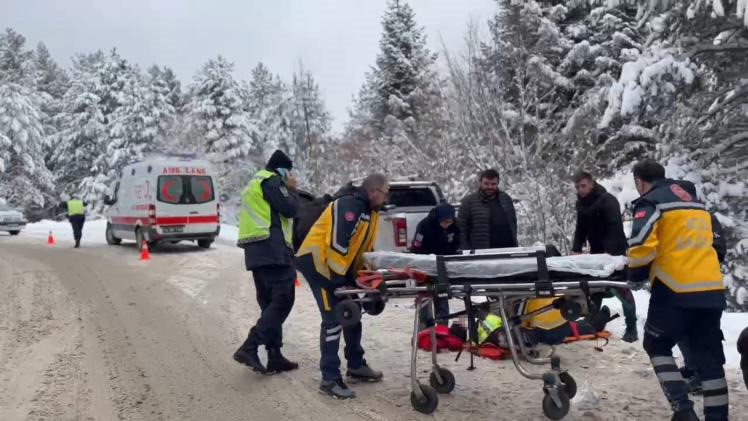 Kartalkaya yolunda kaza tutanağı tuttukları esnada cip çarptı: 2 yaralı...BoluNet