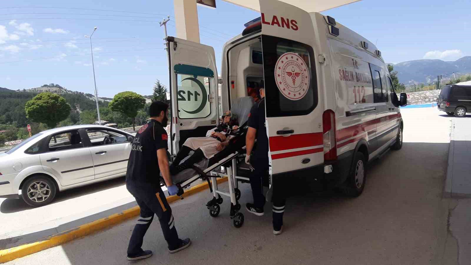 Kaybolan Alzheimer hastası yaşlı kadın mezarlık yolunda bulundu...BoluNet