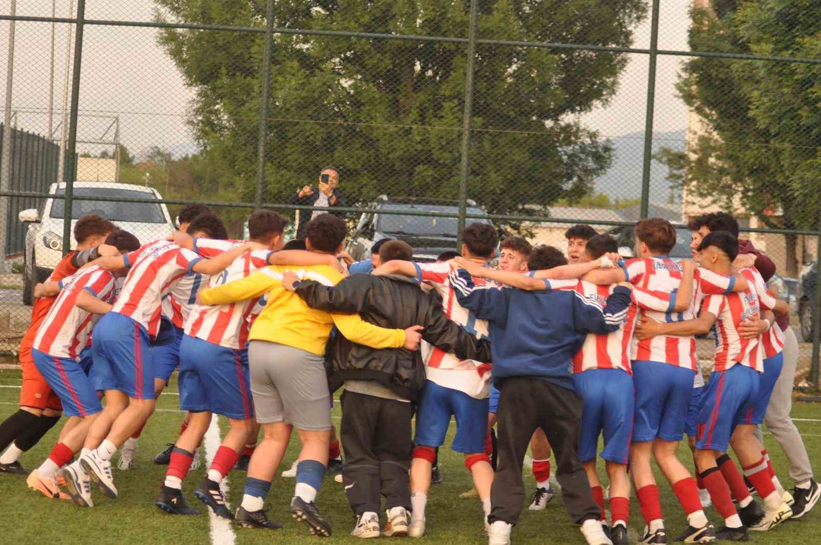 Kıbrıscıkspor, namağlup şampiyonluğunu ilan etti ...BoluNet