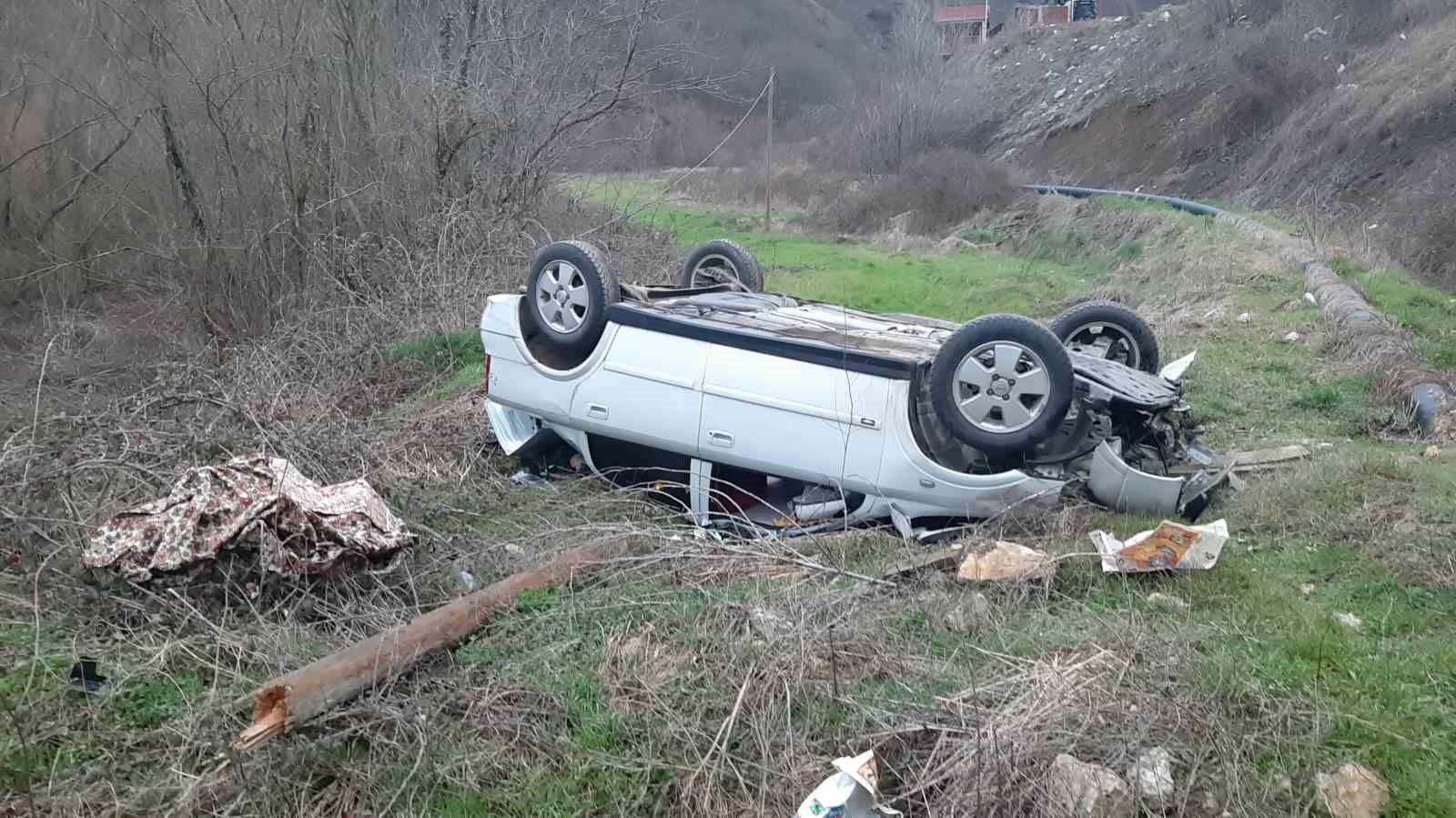 Kontrolden çıkan otomobil şarampole yuvarlandı: 1 yaralı...BoluNet