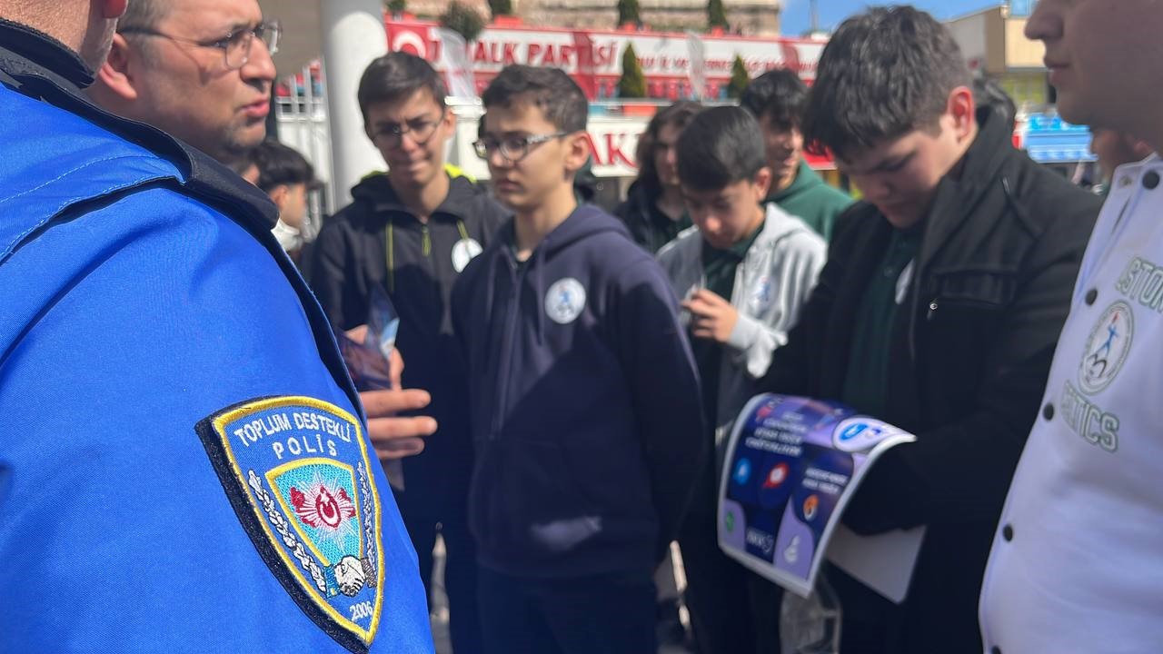 Lise öğrencileri ve polis iş birliği yaptı: Dolandırıcılığa geçit yok...BoluNet