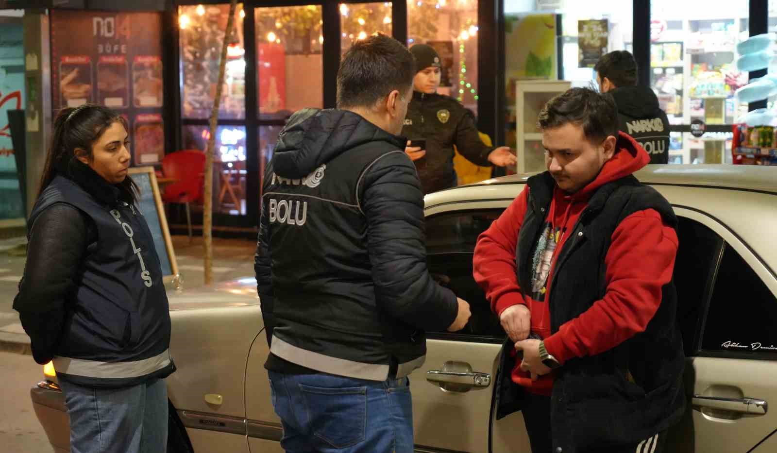 Onlarca farklı noktada binlerce araç didik didik arandı...BoluNet