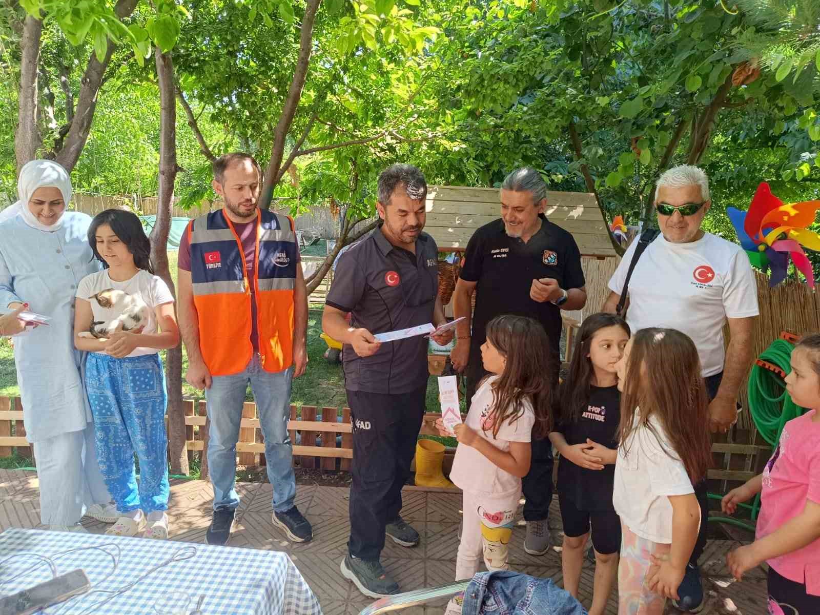 Selden zarar gören mahalle halkına bilgilendirme ...BoluNet