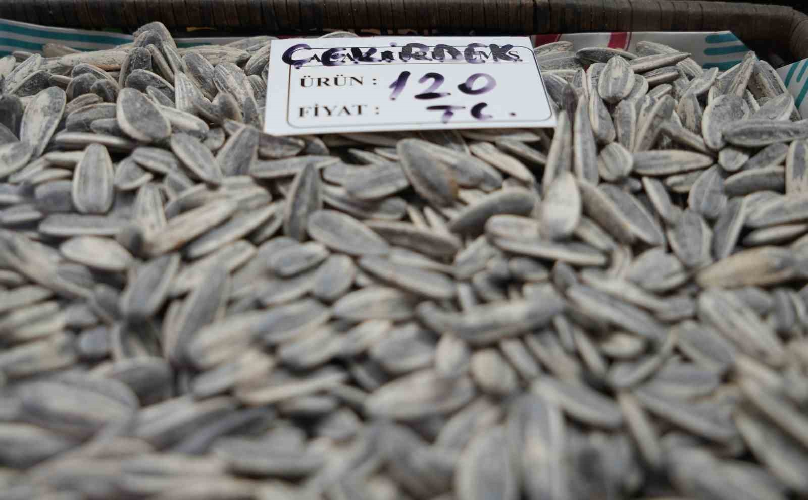 Sohbetlerin vazgeçilmezi, kilosu 120 liradan alıcı buluyor...BoluNet