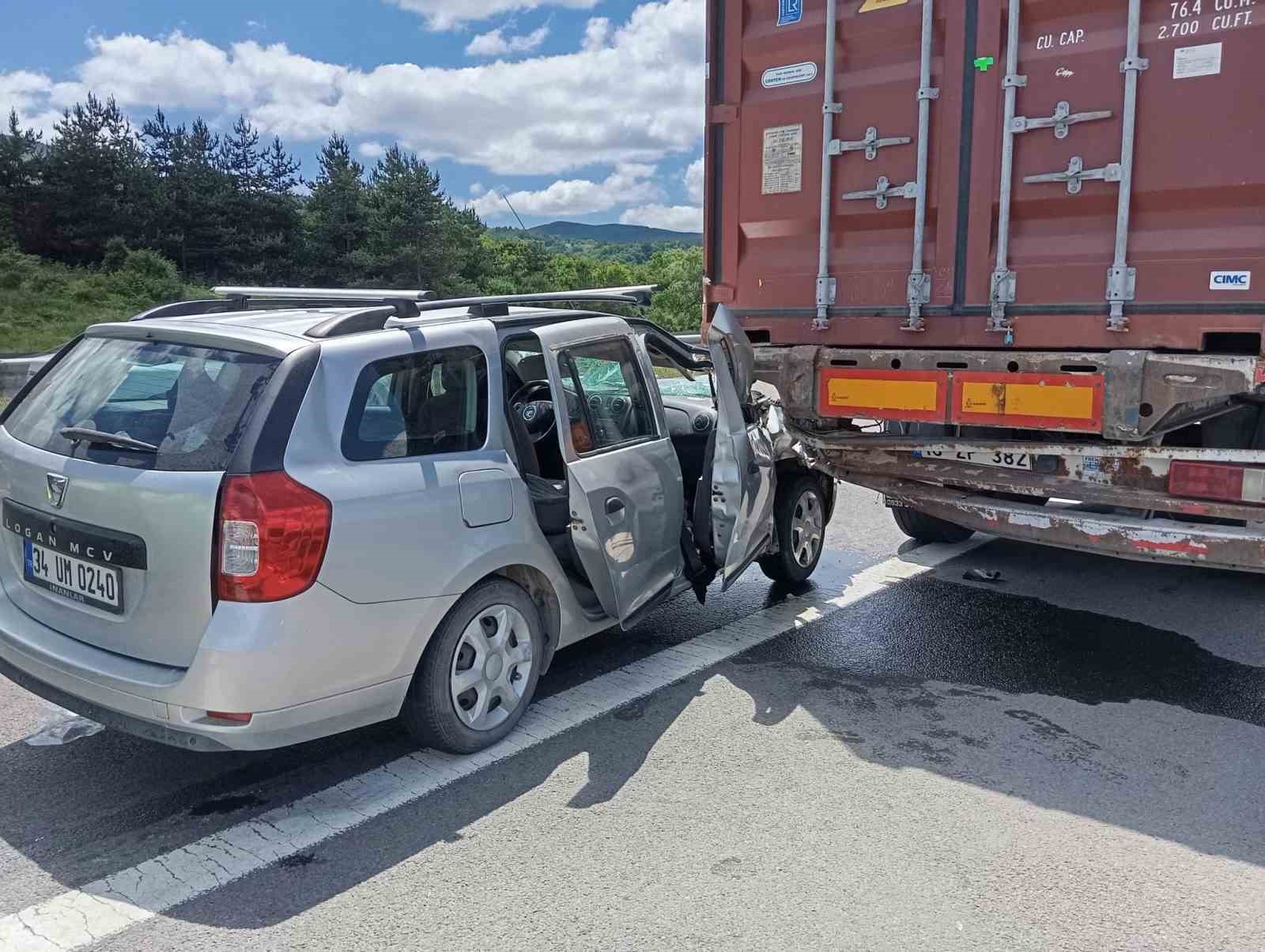 TEM’de otomobil tıra çarptı: 5 yaralı ...BoluNet