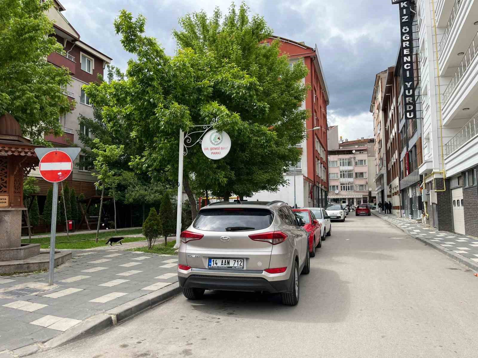 Ters yöne giren otomobil, 7 yaşındaki çocuğa çarptı ...BoluNet