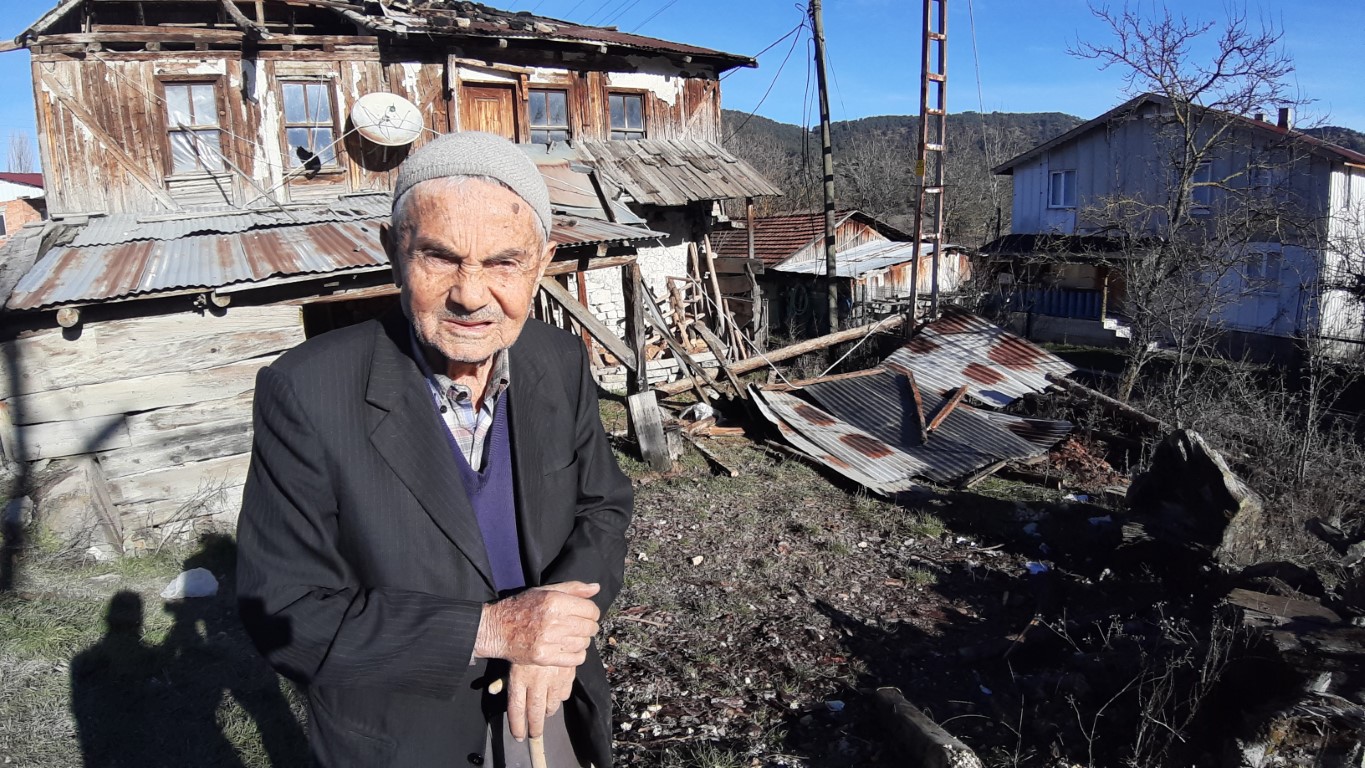 Yaşlı adamın yürek yakan dramı...BoluNet