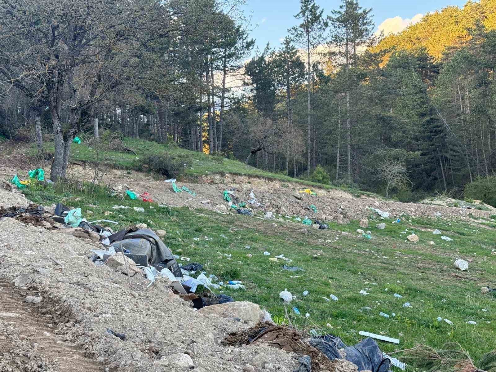 Yaylayı çöplüğe çevirdiler ...BoluNet