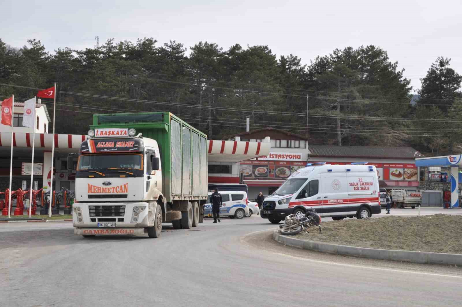 Yeni yapılan kavşakta ilk kaza: 1 yaralı...BoluNet