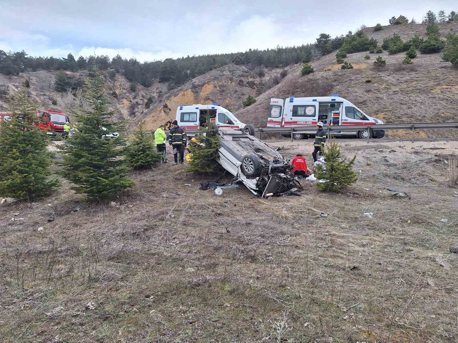 Yoldan çıkan otomobil takla attı: 5 yaralı...BoluNet